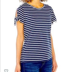 NWT Med Nautica tie sleeve top